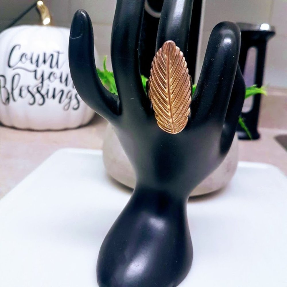 #J29 Gold Colored Leaf Ring